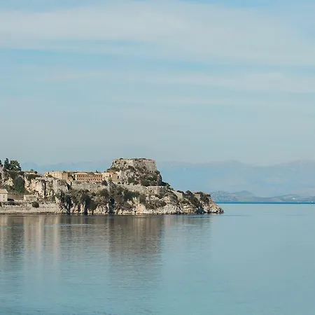 Nafsika Luxury דירה *